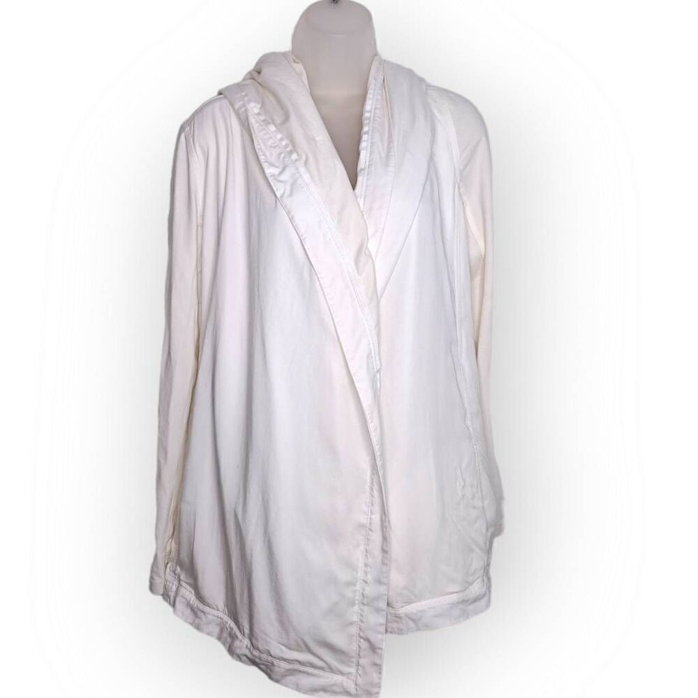 Lululemon Athletica Women's Open Front Hooded Jacket in White size 6